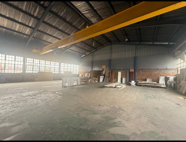 1,300M² WAREHOUSE TO LET IN ALRODE